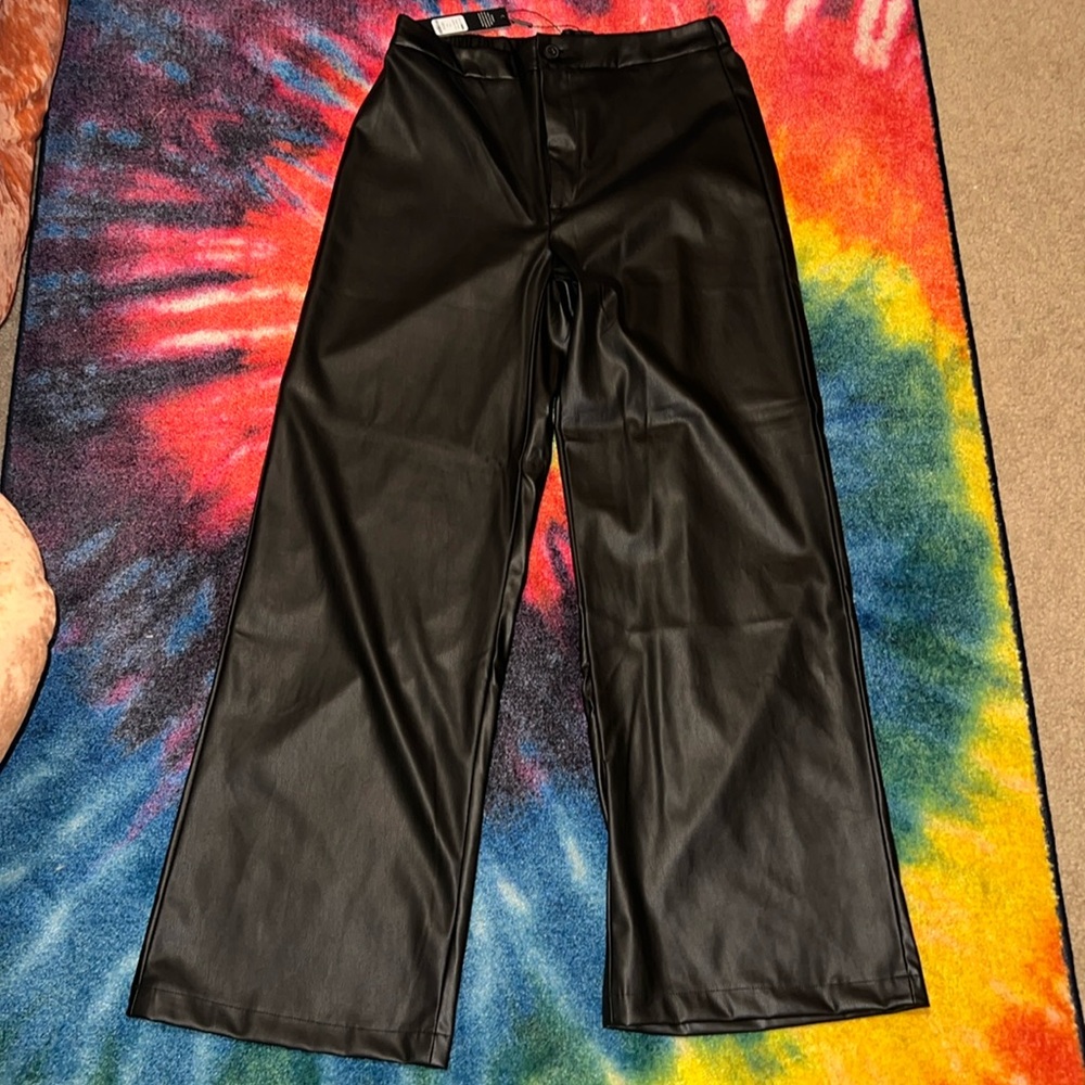 NWT Fashion Nova Taylor Faux Leather Pants XL 🕶️